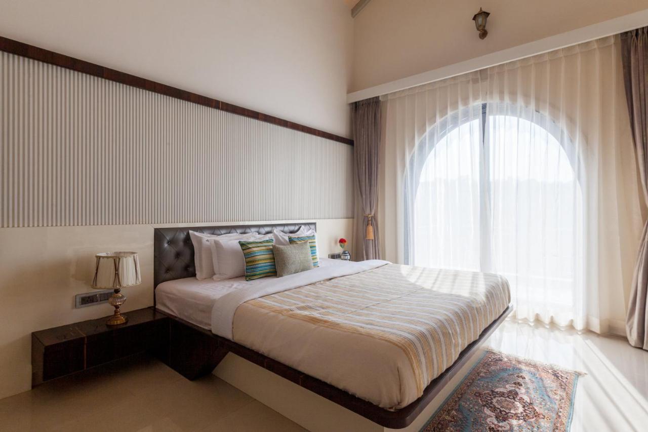 Bellevue Palace: Luxurious Staycation with Pool and Activities Nashik Exterior photo