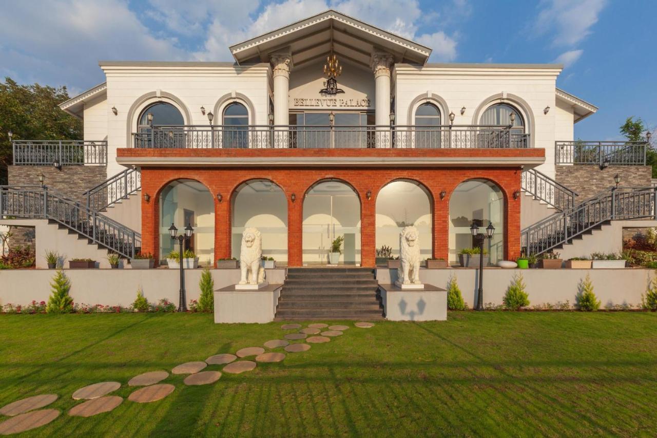 Bellevue Palace: Luxurious Staycation with Pool and Activities Nashik Exterior photo