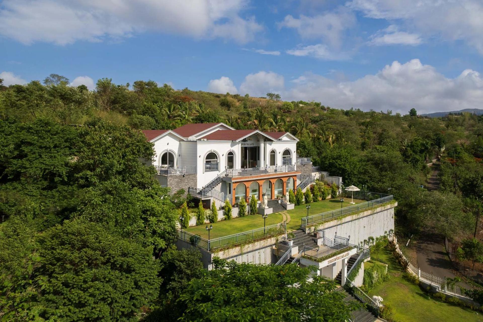 Bellevue Palace: Luxurious Staycation with Pool and Activities Nashik Exterior photo